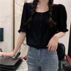 Short-sleeve Squarer-neck T-shirt