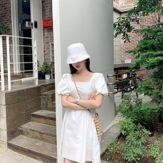 Set: Puff-sleeve Dress + Plain Hat
