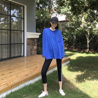 Hooded Long-sleeve T-shirt / Striped Cropped Leggings