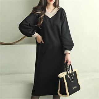 V-neck Contrast-trim Fleece-lined Dress