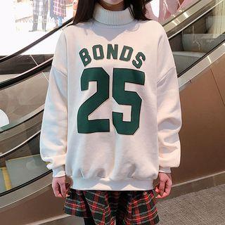 Turtle-neck Lettering Top