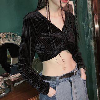 Twisted Long-sleeve Cropped Velvet Top Black - One Size