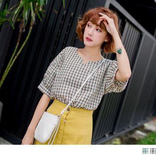 Contrast Plaid V-neck Top