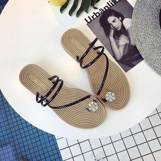 Woven Strappy Crystal Flat Loop-toe Sandals