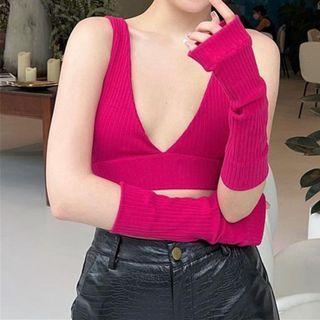 Set: V-neck Crop Tank Top + Arm Sleeves