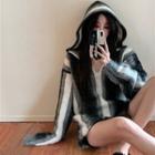 Gradient Hooded Sweater Black & Write - One Size