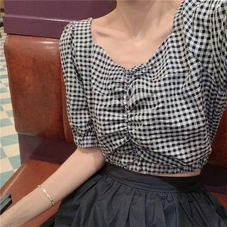 Short-sleeve Plaid Twisted Top / High-waist Plain Shorts