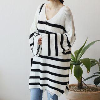 V-neck Stripe Loose-fit Sweater