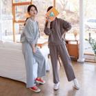 Set: Round-neck Boxy Sweatshirt + Wide-leg Pants