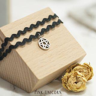 Star Layered Choker Black - One Size