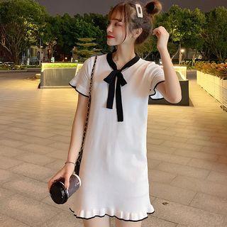 Short-sleeve Contrast Trim A-line Mini Knit Dress