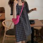 Short-sleeve Plaid Shrift Dress