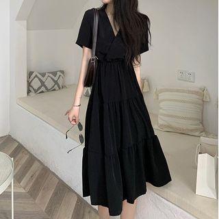 Short-sleeve Tiered V-neck A-line Midi Dress