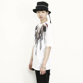 Feather-printing T-shirt