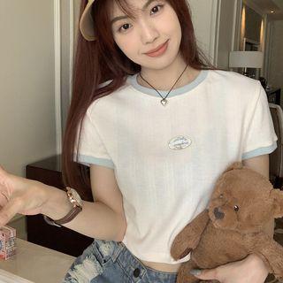 Short-sleeve Letter Embroidered Cropped T-shirt Off-white - One Size