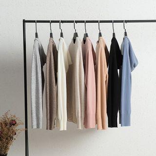 Hooded Knit Top / Straight-cut Knit Pants