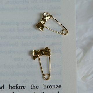 Ribbon Safety Pin Earring 1 Pair - Ribbon Safety Pin Earring - Gold - One Size