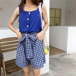 Buttoned Sleeveless Top / Check Wide Leg Shorts