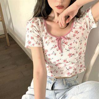 Short-sleeve Round Neck Floral Crop Top