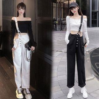 Off-shoulder T-shirt / Asymmetric Jumper Pants
