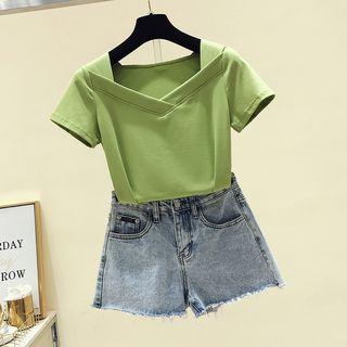 Sweetheart-neckline Short-sleeve T-shirt