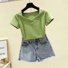 Sweetheart-neckline Short-sleeve T-shirt
