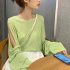 Off-shoulder Crew-neck Short-sleeve T-shirt