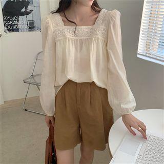 Square-neck Blouse / Shorts