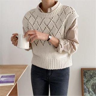 Round-neck Perforated Knit Vest