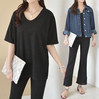 Set: Scoop-neck T-shirt + Band-waist Boot-cut Pants