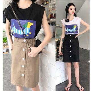 Sleeveless Printed T-shirt / A-line Buttoned Skirt