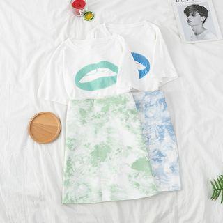 Short-sleeve Printed T-shirt / Tie Dye Skirt