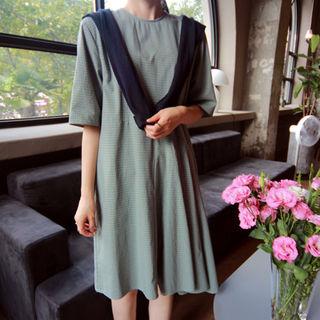 Asymmetric-hem Plaid Dress