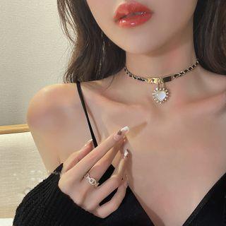 Gemstone Heart Pendant Choker Gold - One Size