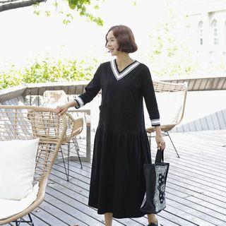 V-neck Piped Shirred Maxi Dress
