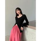 Long-sleeve V-neck Top / Sweatpants