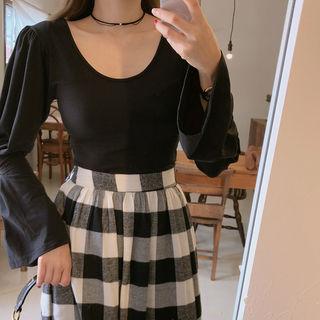 U-neck Bell-sleeve Slim Top Black - One Size