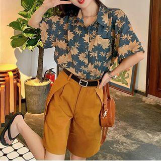 Leaf Print Blouse / Straight Leg Shorts