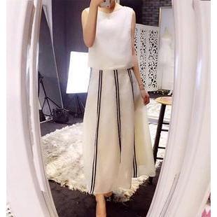 Set: Sleeveless Top + Maxi Skirt