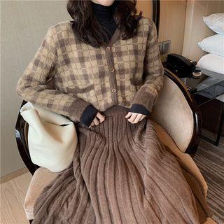 Plaid Cardigan / Midi A-line Pleated Knit Skirt