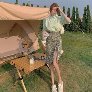 Elbow-sleeve Shirt / Floral Print Skirt