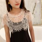 Short-sleeve Lace Crop Top