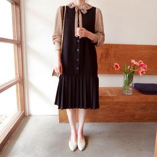 Sleeveless Button-front Pleated Dress