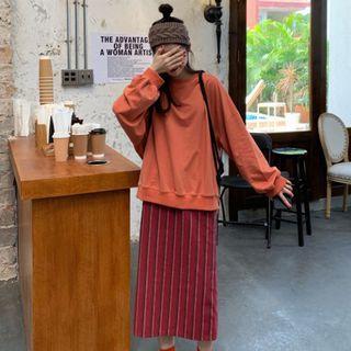 Plain Pullover / Pinstriped Midi Skirt