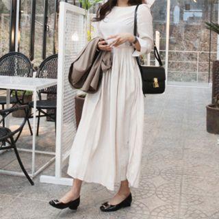 Round-neck Pleated Maxi Dress
