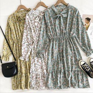 Long-sleeve Floral Round Neck Lace-up Dress
