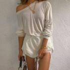 Thin Diagonal Shoulder Long-sleeve Top