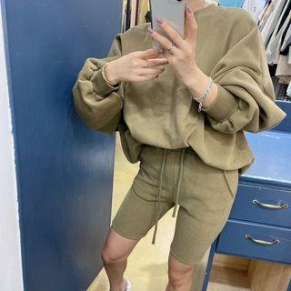 Set: Plain Sweatshirt + High-waist Shorts
