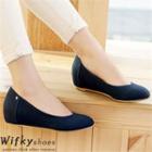 Hidden-wedge Shoes