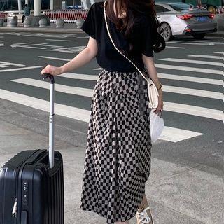 Short-sleeve Lettering T-shirt / Checker Print A-line Skirt